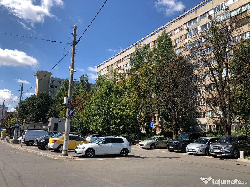APARTAMENT 3 camere, Piata Gorjului