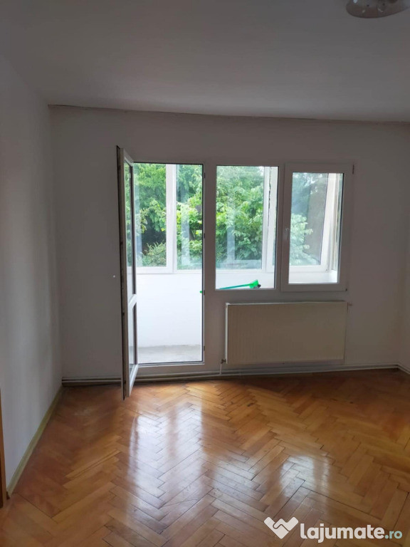Apartament de 3 camere Zona ASTRA,str Saturn