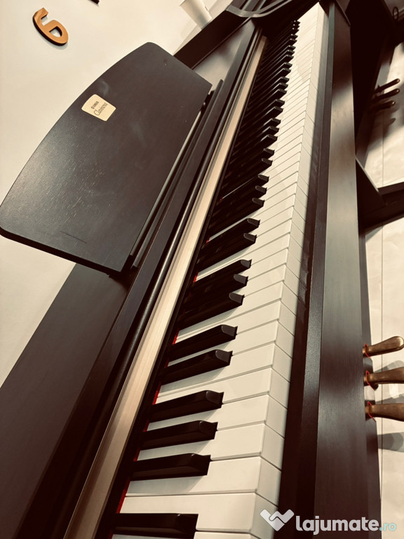 Pian digital Yamaha Clavinova CLP 115