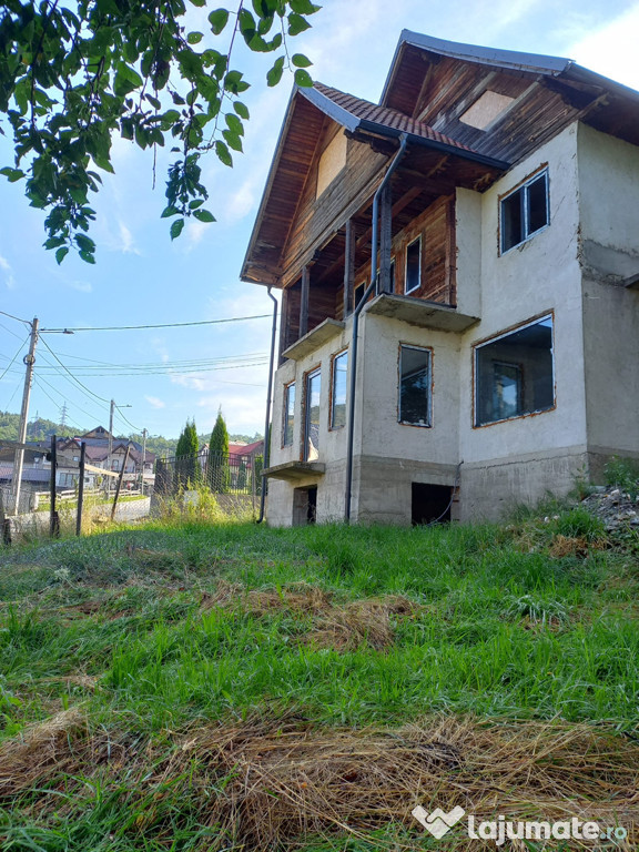 Casa de vânzare in Comuna Rucar , Argeș