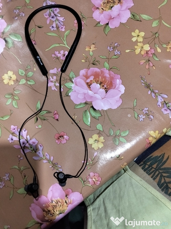 Vând căști bluetooth