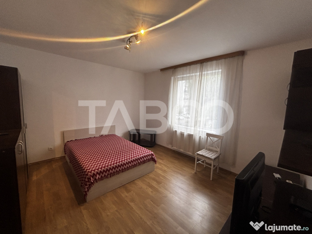 Apartament de inchiriat etaj 1 decomandat 2 camere pet frien