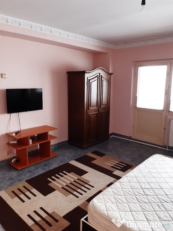 Vand ap cu 2 camere in spate la Club Politisti Buzau