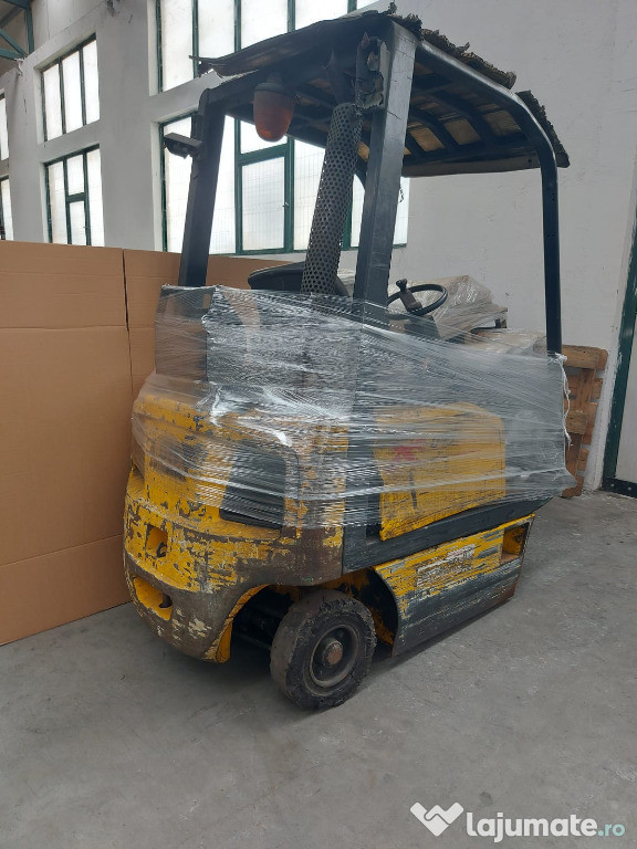 Stivuitor pe gaz marca OM CARRELLI de 1,5T din 2007 pentru piese