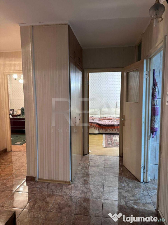 Apartament 4 camere Ozana / 2 bai / centrala / boxa