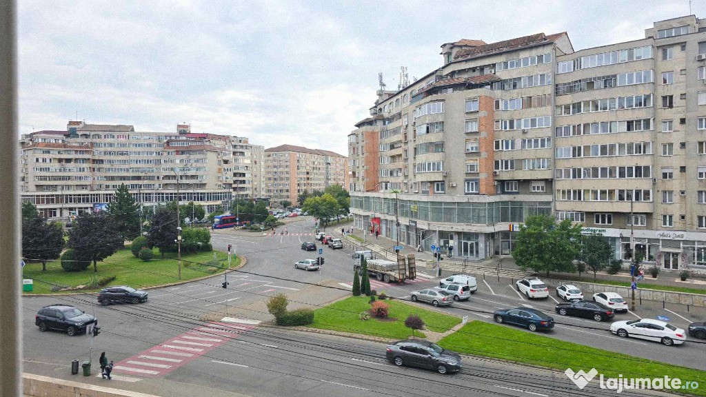 Apartament 4 camere de închiriat, Blvd. Dacia
