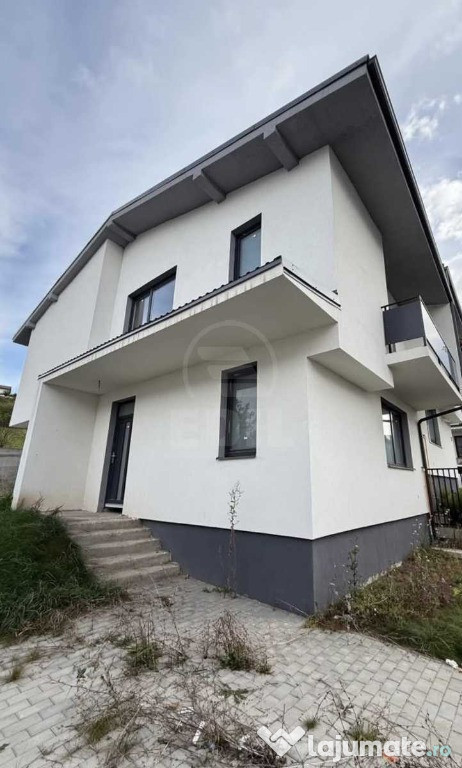 Pret imbatabil! Duplex cu 5 camere, in apropriere de VIVO !