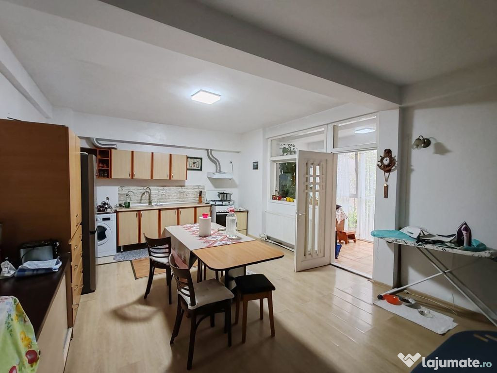 Casa 5 camere - langa metrou Brancoveanu - curte, central...