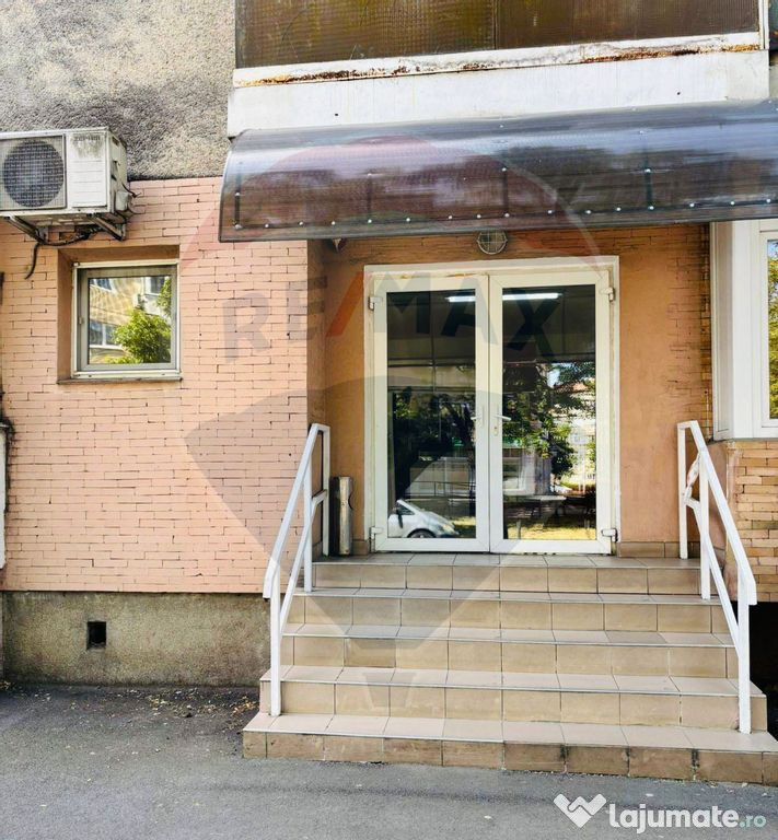 Spațiu comercial de închiriat, cu vad pietonal, str. Vl...