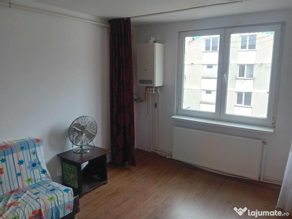 Garsoniera Maratei 24mp etaj 3 renovata centrala termopan baie cu dus