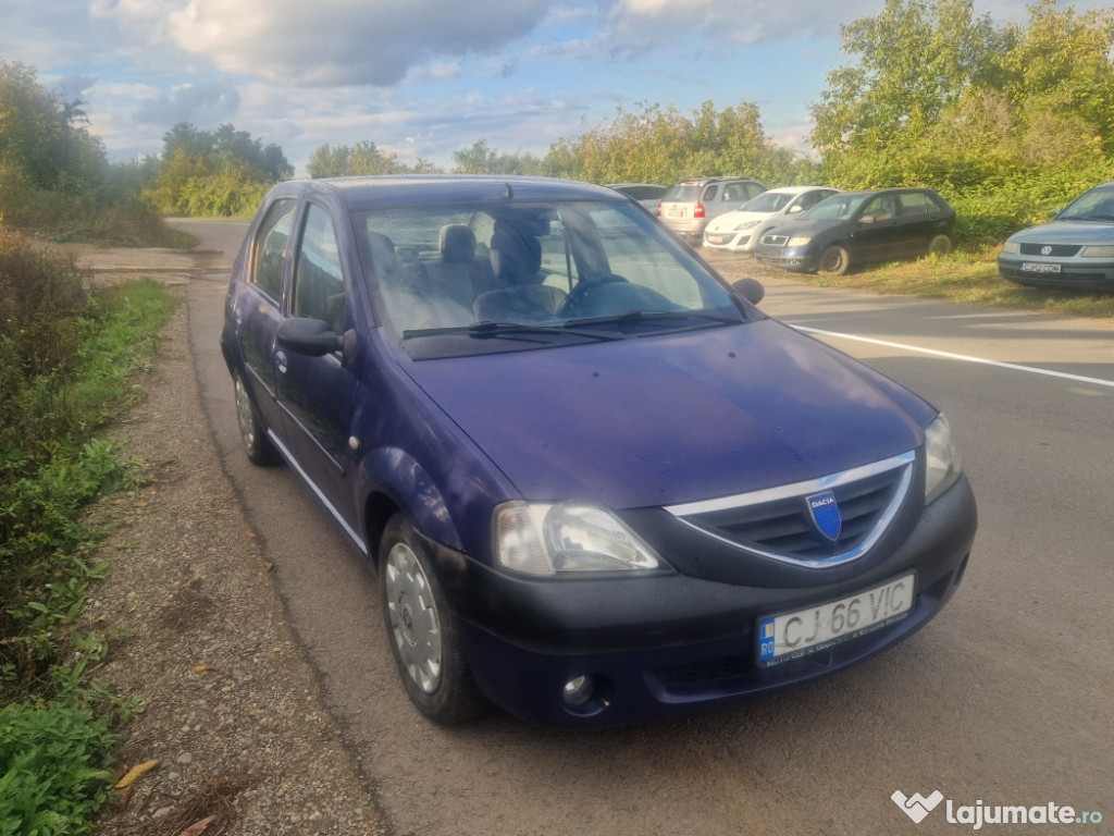 Vând Dacia Logan