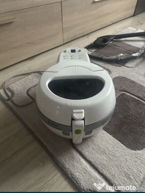 Friteuză cu aer cald Tefal