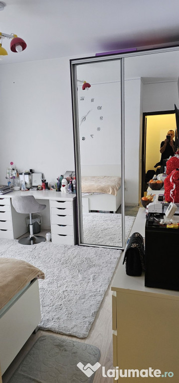 Apartament 3 camere Tractorul-Coresi,150900 Euro