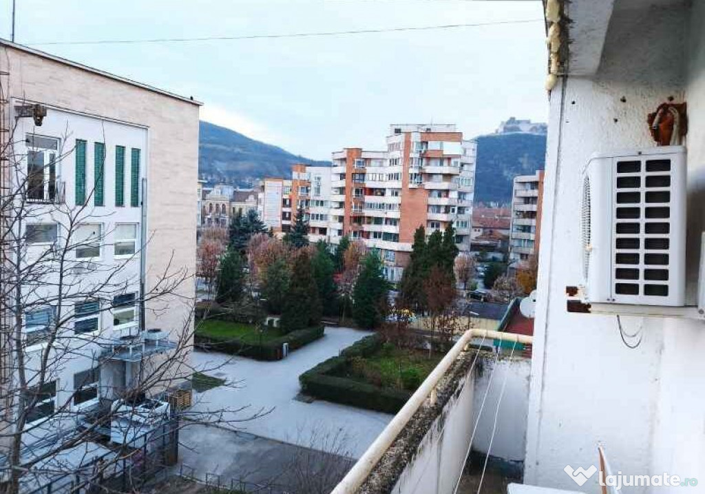 Apartament 3 camere, zona Posta Veche