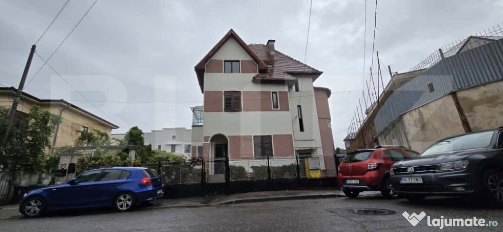 Vila rezidențiala, ultracentral, multiple destinații.