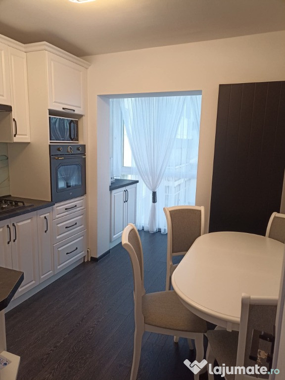 De vânzare apartament cu 3 camere în Sfântu Gheorghe.