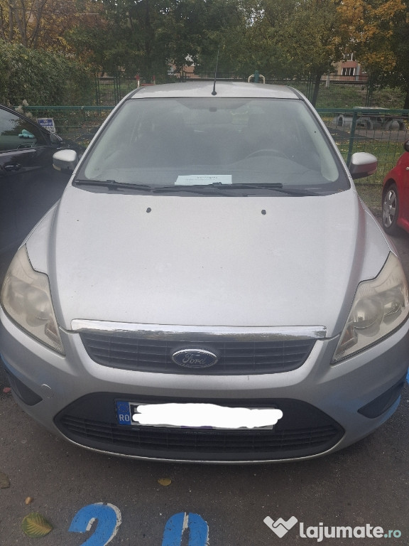 Vând Ford Focus 1.6