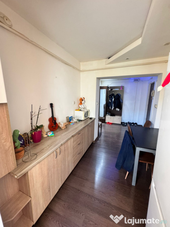 Apartament cu 3 camere complet mobilat și utilat,pret compe