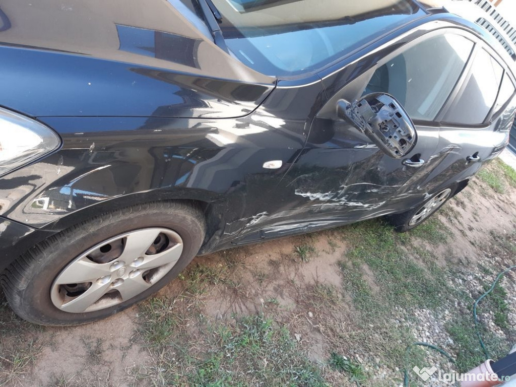 Vând kia ceed avariat