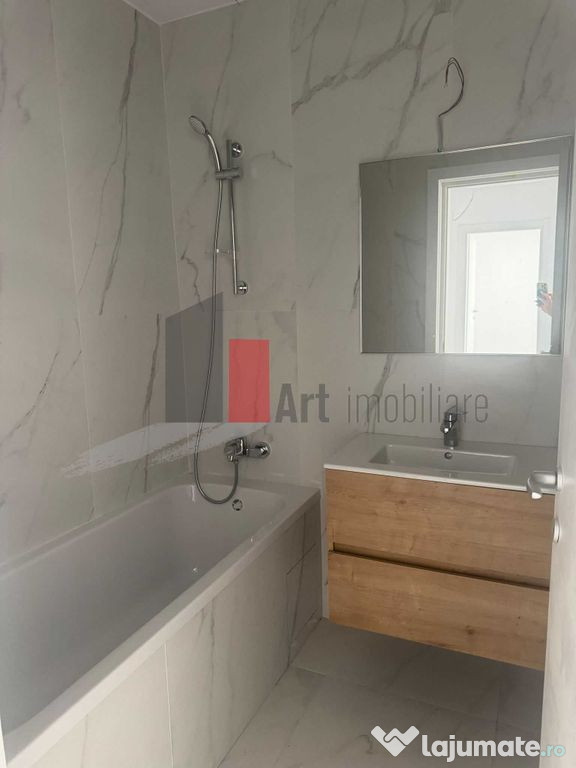Vânzare apartament decomandat cu centrală Metalurgiei -...