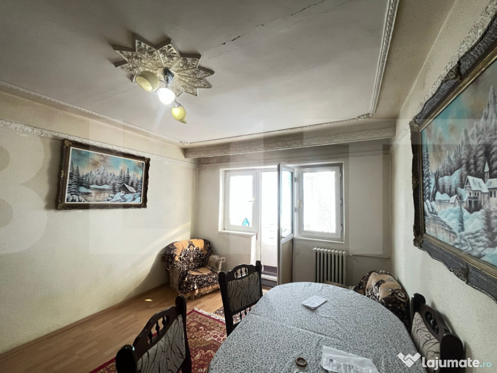 Apartament de 3 camere,etaj 3,zona Primaverii