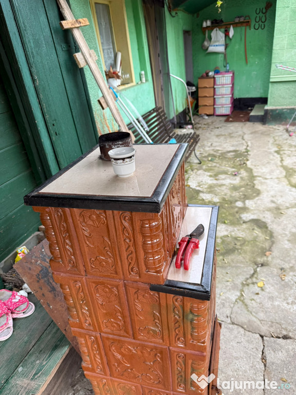 Vând sobă teracotă în stare foarte bună