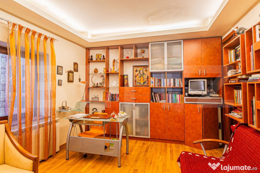 Apartament cu 3 camere și 3 băi în vilă, zona Schei