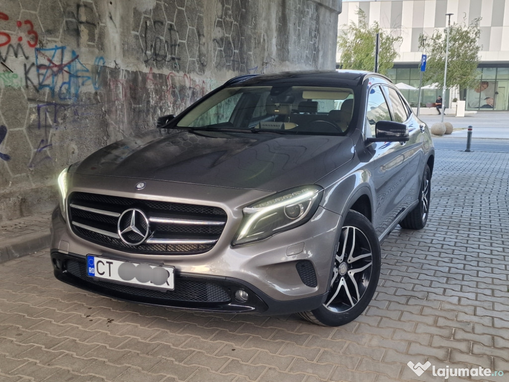 Mercedes-Benz GLA 2017 Automat,Panoramic,Camera,Piele Crem