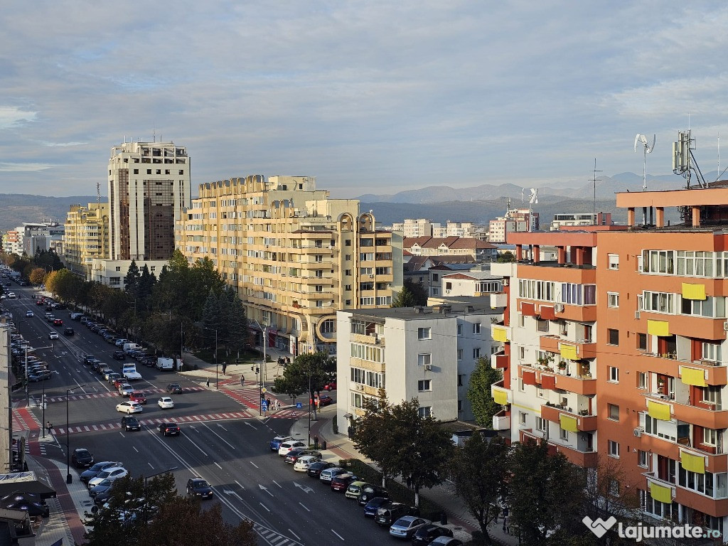 Apartament 2 camere, 2 balcoane + terasa,decomandat, Bv Decebal