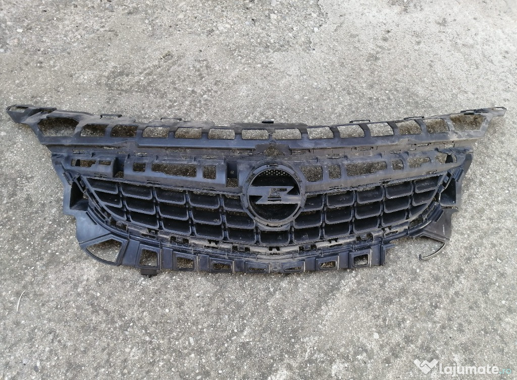 Grila radiator Opel Astra J