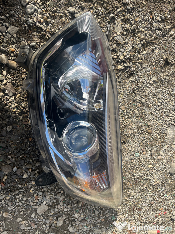 Far Stanga Renault Captur