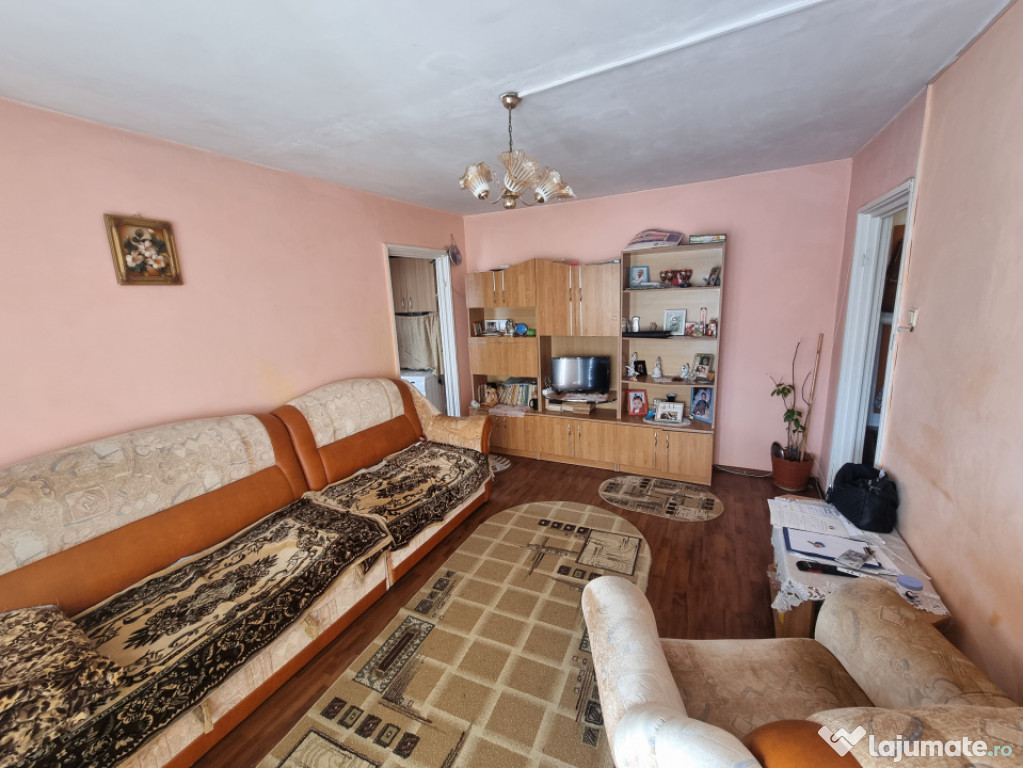 Mioriţei- spre Banca Națională- 2 camere cu îmbunătăț