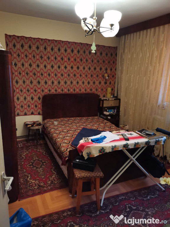 Apartament 2 camere, semidecomandat - zona Astra