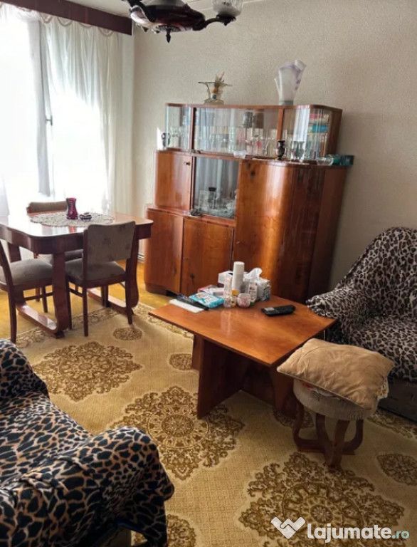 Apartament 4 camere, decomandat - zona Craiter