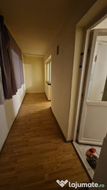 Apartament 2 camere confort 1 Viziru 1 etaj 2/4 Liber