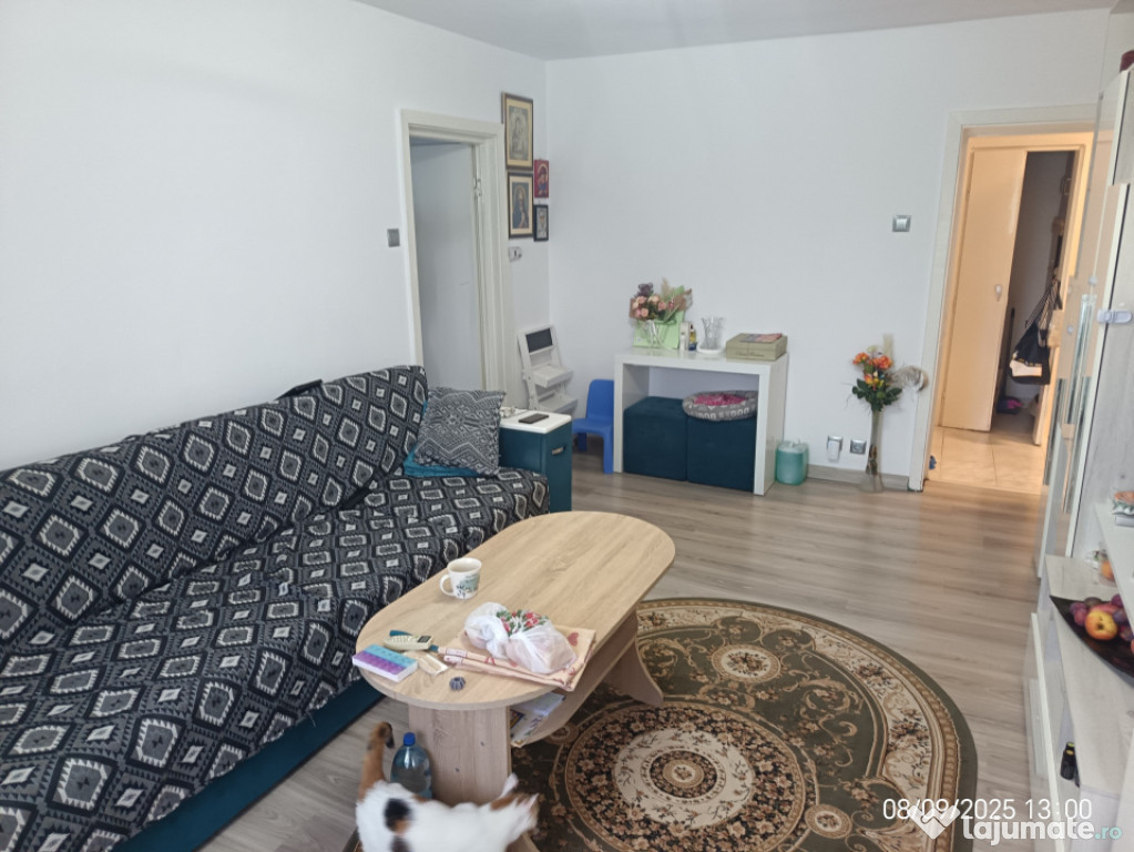 APARTAMENT 3 CAMERE, SEMIDECOMANDAT, PODU ROS, BLOC FARA RIS