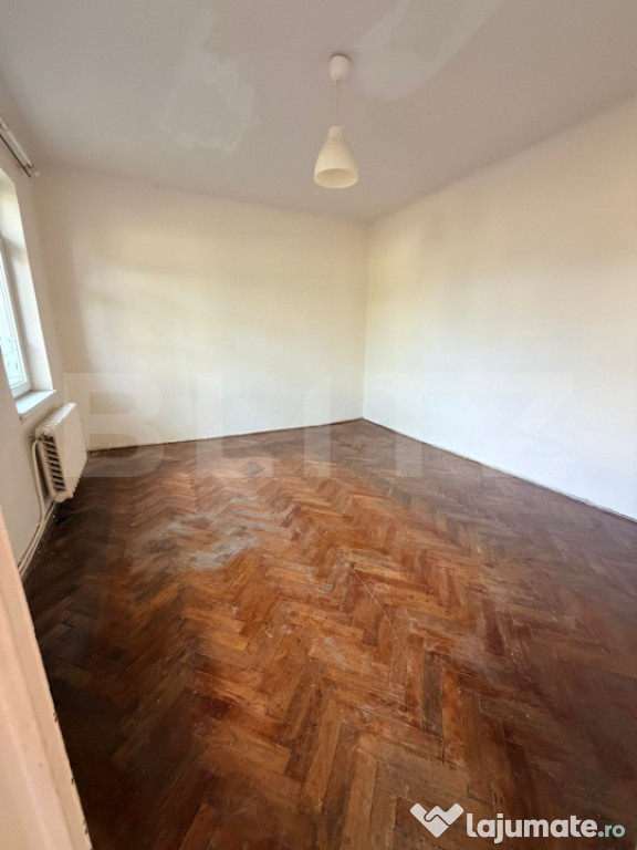 Apartament 1 camera, curte comuna, Gruia