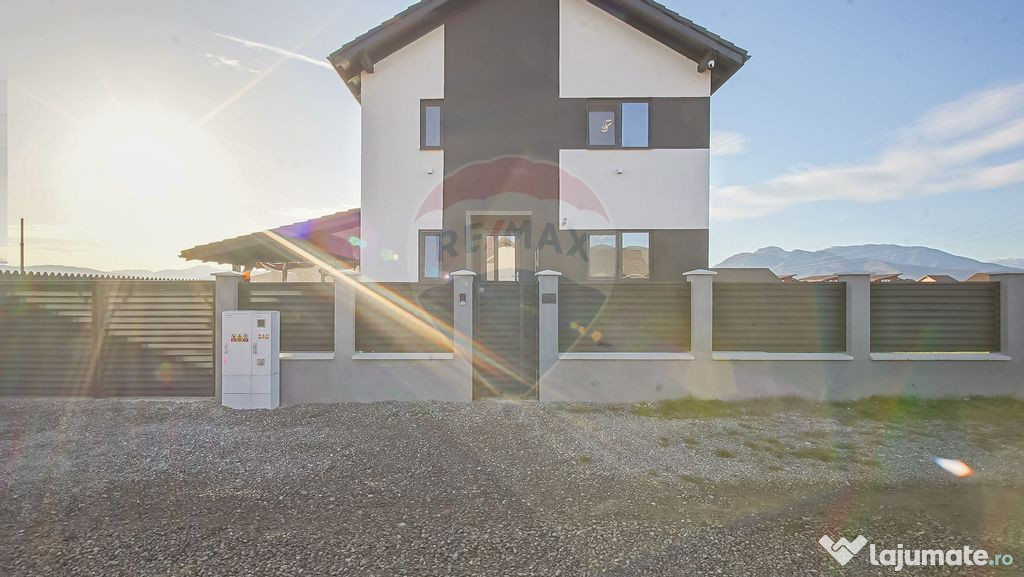 Casă / Vilă cu 4 camere de vânzare