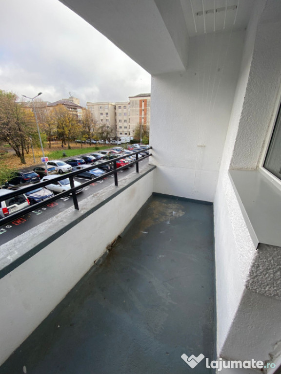 Apartament cu doua camere decomandat in zona centrala