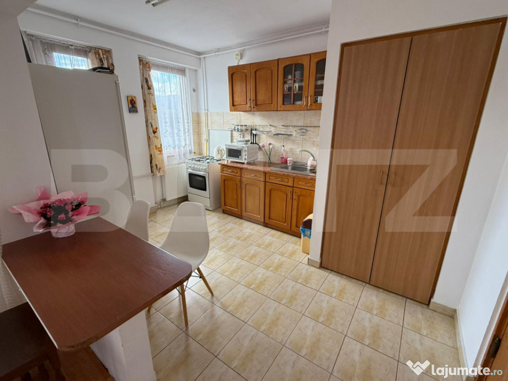Apartament 3 camere, etaj intermediar, 60 mp, zona Cetatea F