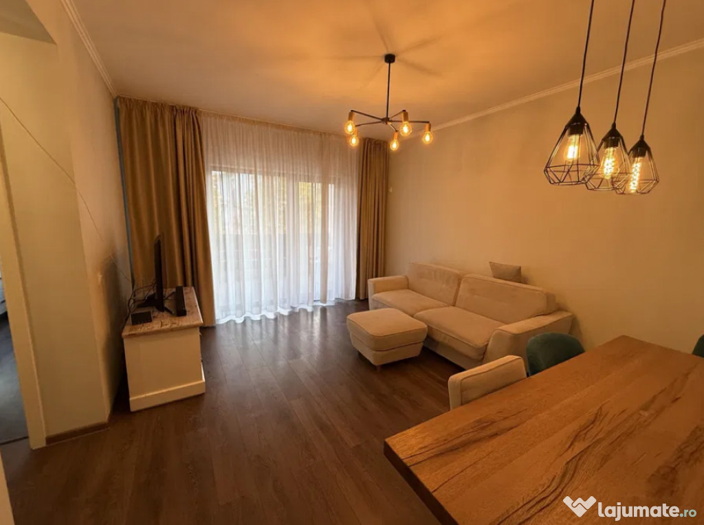 Apartament 2 camere, decomandat - zona Sanpetru