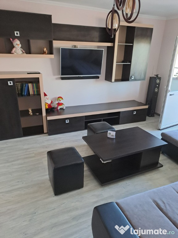 Vand apartament 3 camere