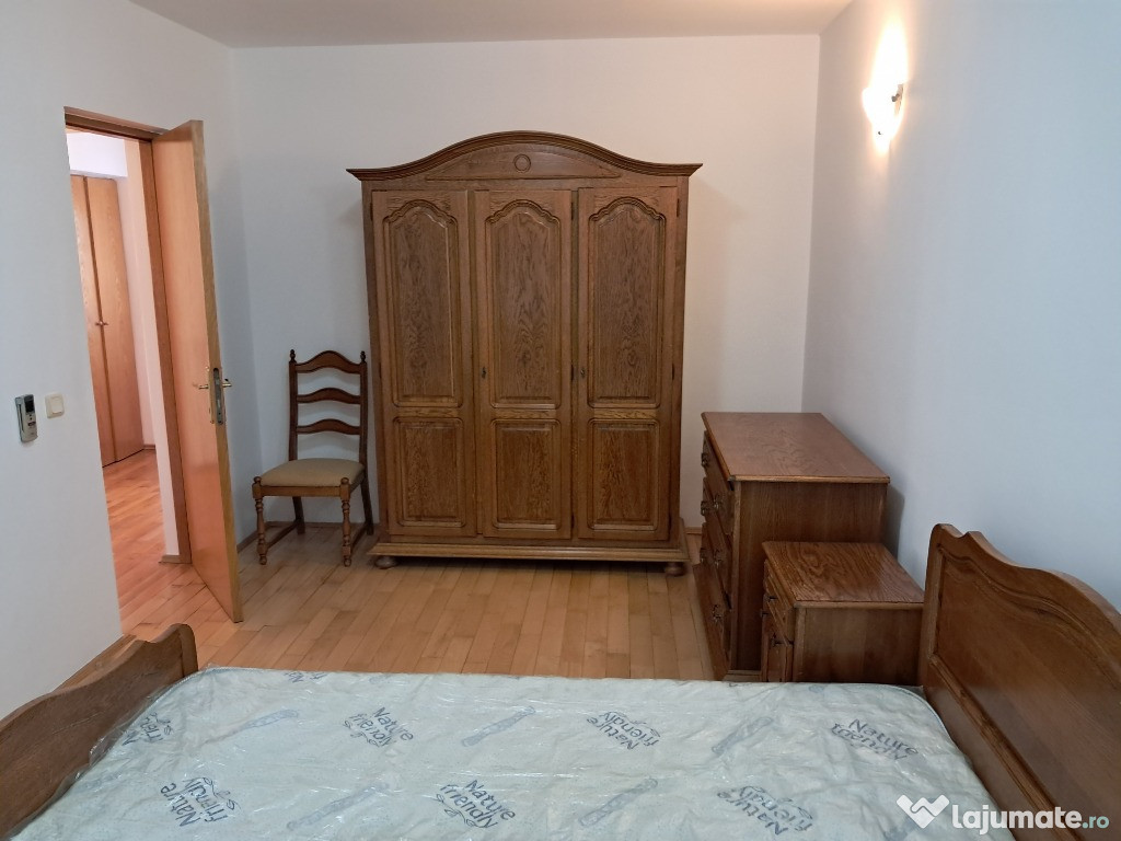 Chilipir, mobilă dormitor, 500 lei