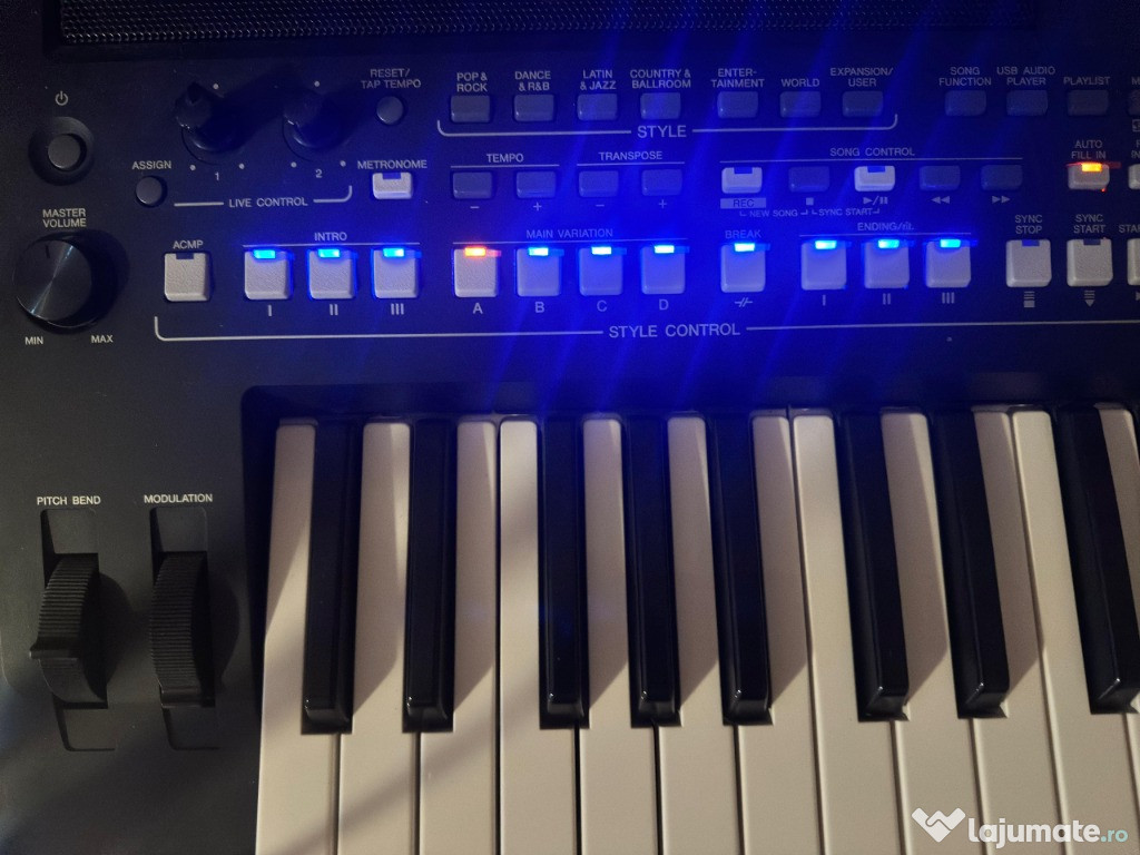 Orga YAMAHA psr sx-600