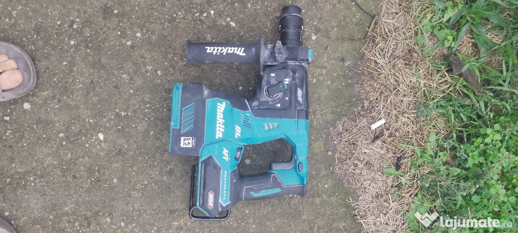 Vând rotopercutoar Makita