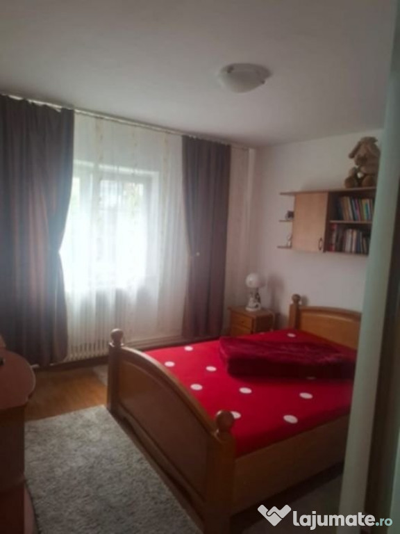 Închiriez apartament 2 camere