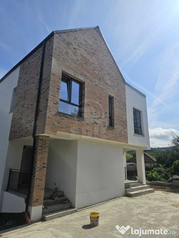 Duplex de 4 camere, zona Tauti, Floresti