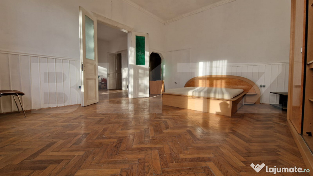 Cladire 3 camere, etaj intermediar, fatada platita, Piata Ma