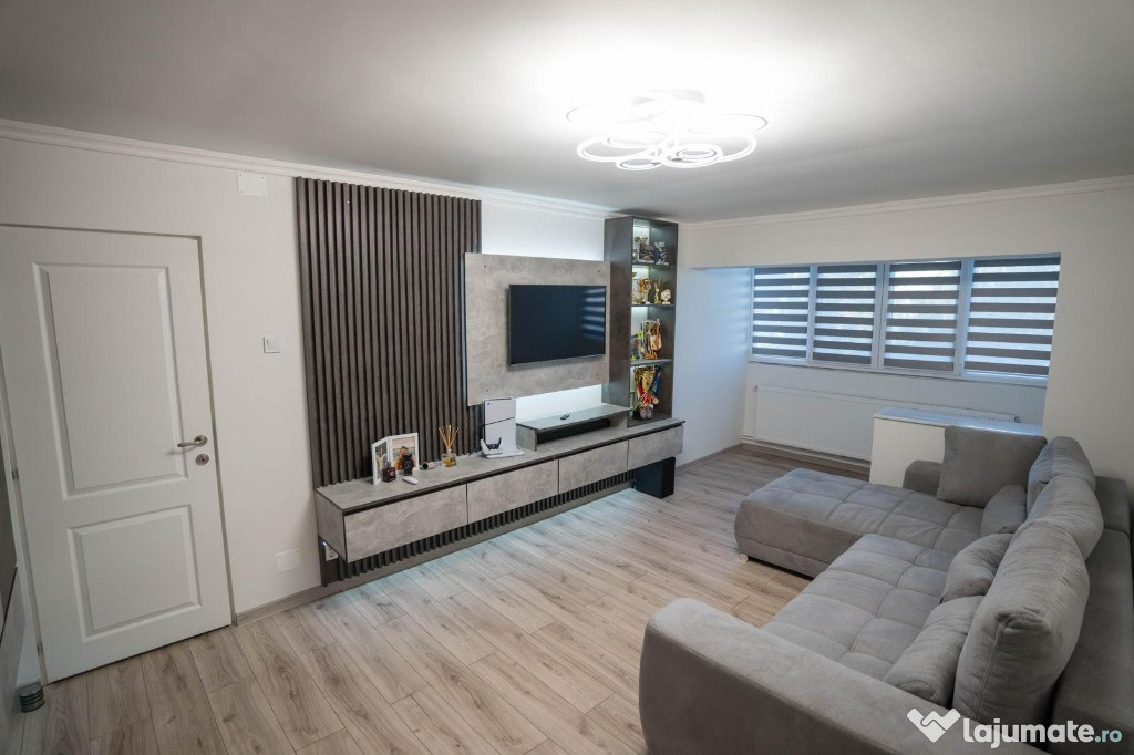 Apartament 2 camere, decomandat,etaj 3, zona centrala