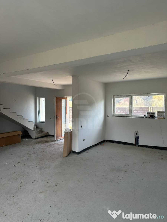 Casa individuala, semifinisata, Lona